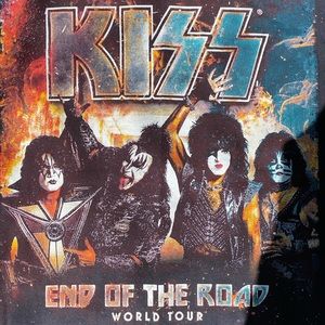 Kiss End Of The Road World Tour T-Shirt (Preowned, Like New Condition).